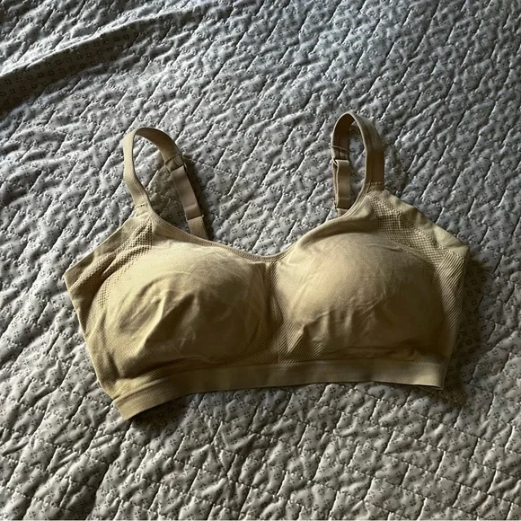 3/$15 Large beige bra see photos for details - Picture 5 of 5